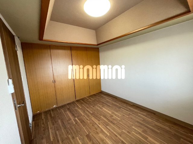 その他部屋・スペース　高天井でフローリングがキレイなお部屋です。