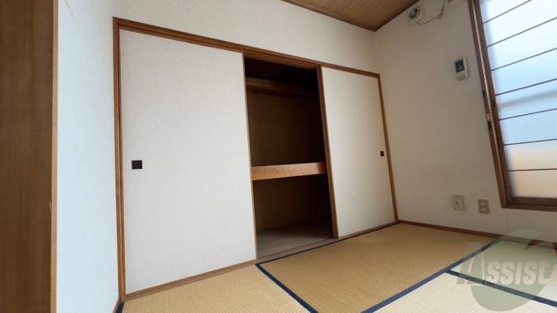 収納　押入を開けてみました。たっぷり入りますね～