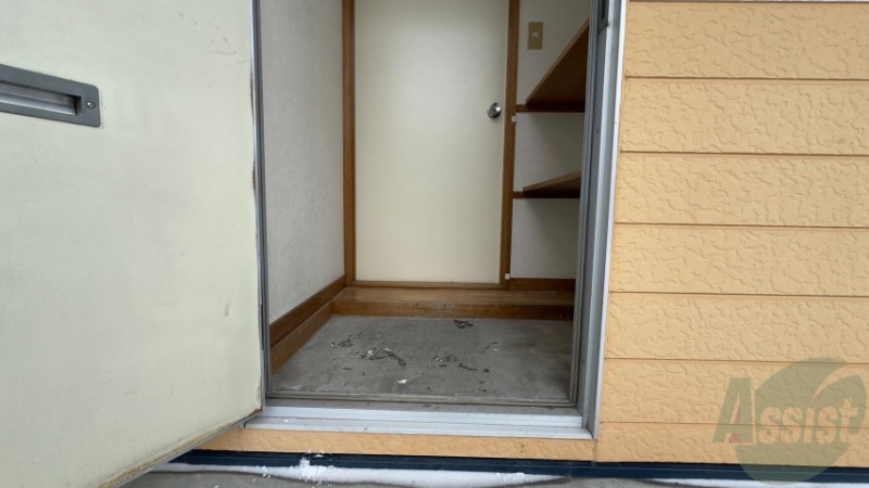 玄関　玄関にはシューズボックスもあって便利そう！