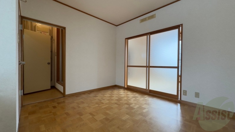 居室・リビング　明るいお部屋は気持ちよく過ごせそうですね。