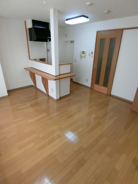 国分町ヴィラKYの居間写真