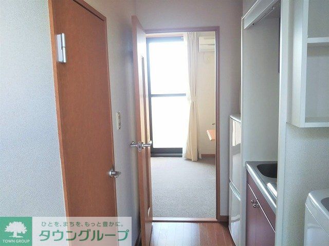 玄関　入口から　部屋仕様により異なります。
