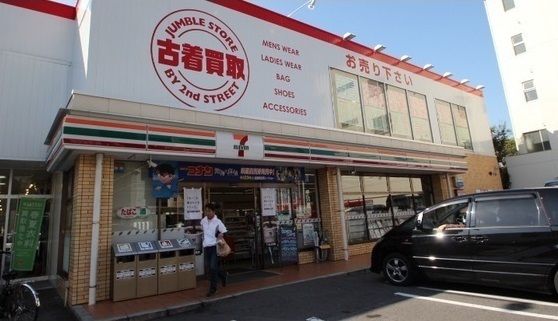 コンビニ　セブンイレブン（コンビニ）まで700m