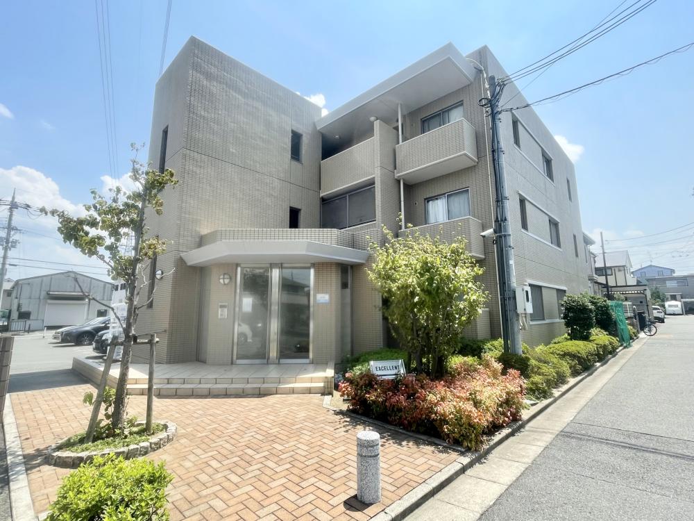 建物外観　閑静な住宅街で住みやすいですよ♪