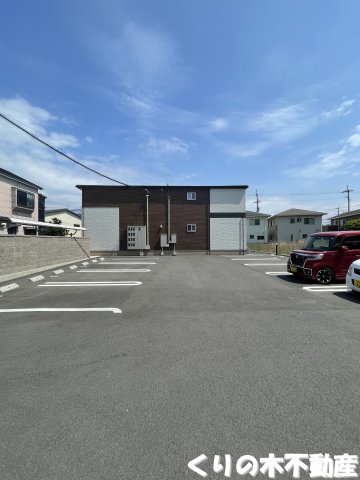駐車場　駐車場に車を止められます