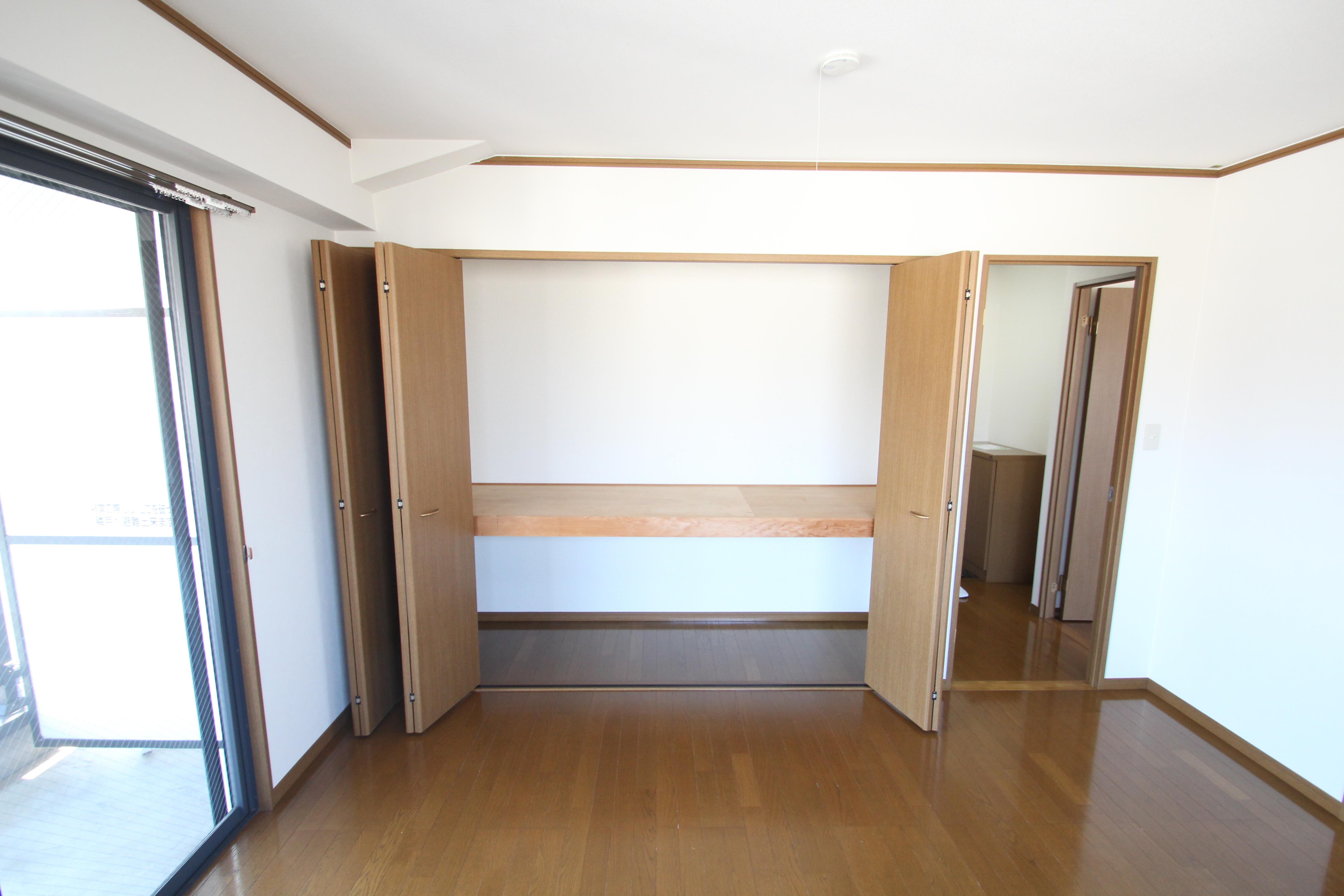 収納　洋室にクローゼットがあります。