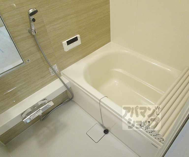 バス・シャワールーム　１０１号室の写真です。