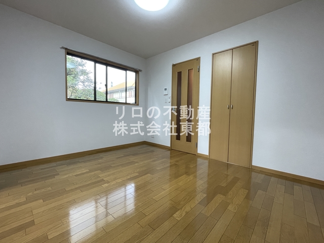 居室・リビング　南向きなので暖かな日差しが入りますね♪