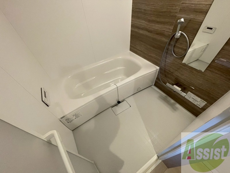 バス・シャワールーム　お風呂になります。一日の疲れを癒してくださいね。