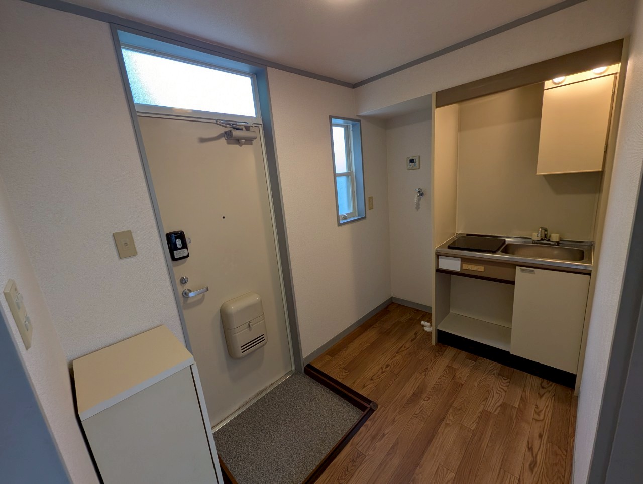 洗面設備　室内洗濯機置き場完備