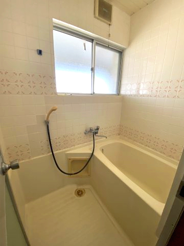 バス・シャワールーム　※同タイプの部屋写真です