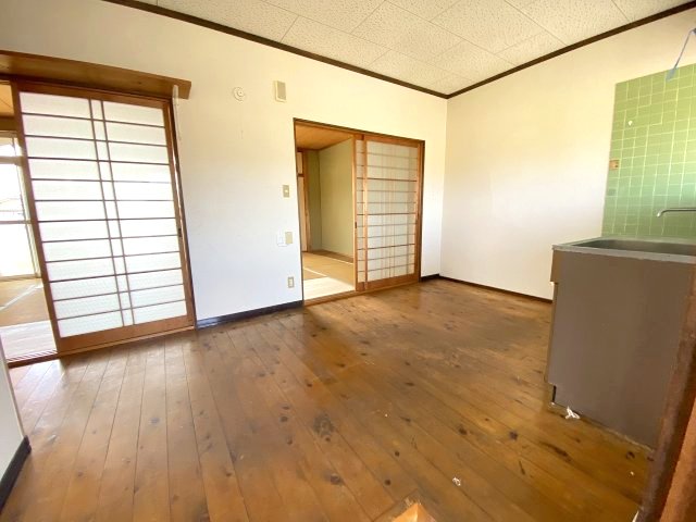 居室・リビング　※同タイプの部屋写真です