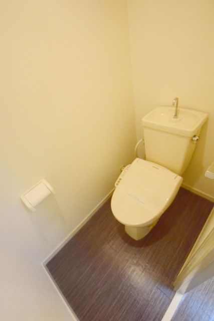 トイレ　★温水洗浄便座付きのトイレです★