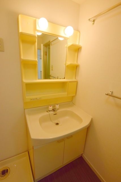 洗面設備　★収納がたっぷり入りそうな独立洗面台です★