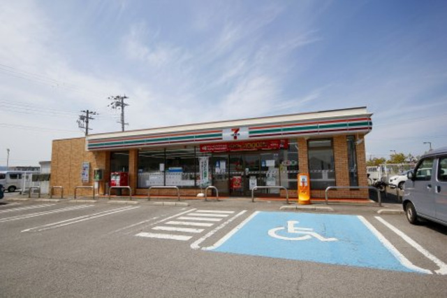 コンビニ　セブンイレブン和歌山マリーナ入口店（コンビニ）まで373m