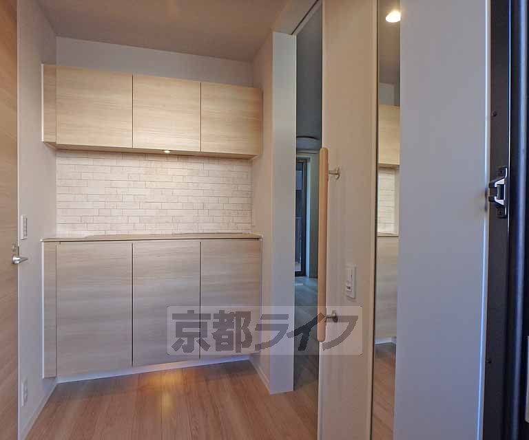 その他部屋・スペース　玄関からみた室内です。