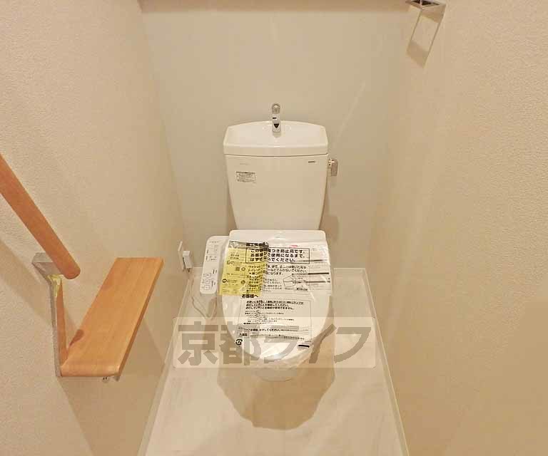 トイレ　ウォシュレット機能付きトイレです。