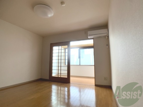 居室・リビング　８．２帖のリビングです。広々としていますね。