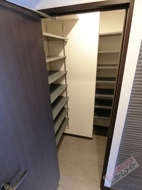 玄関　大容量のウォークインシューズクローゼット付き♪