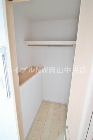 収納　収納力のあるウォークインクローゼット