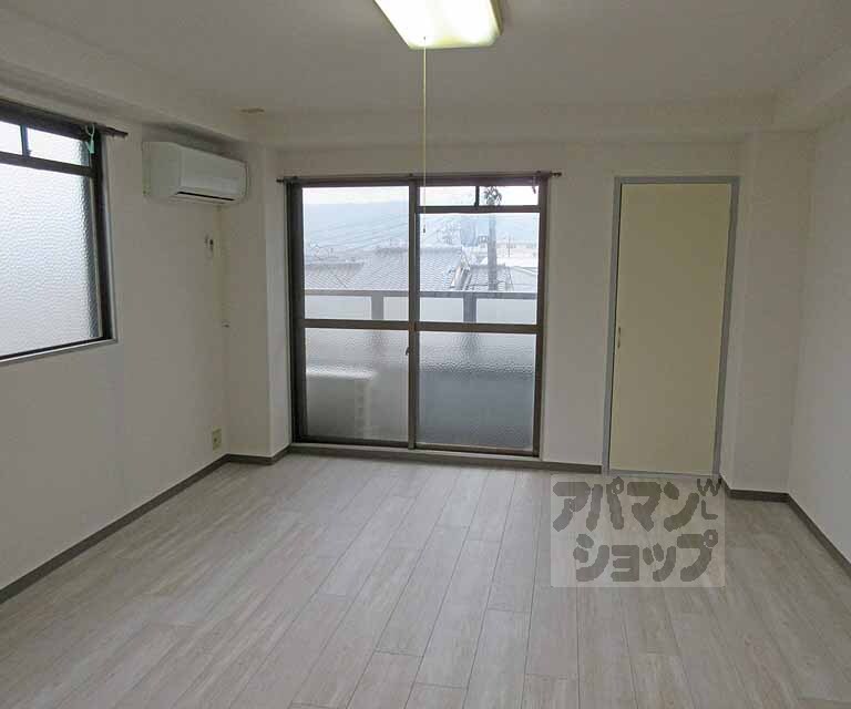 居室・リビング　広々としたお部屋ですよ