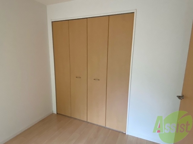 収納　収納はこちらのクローゼットをお使いください。