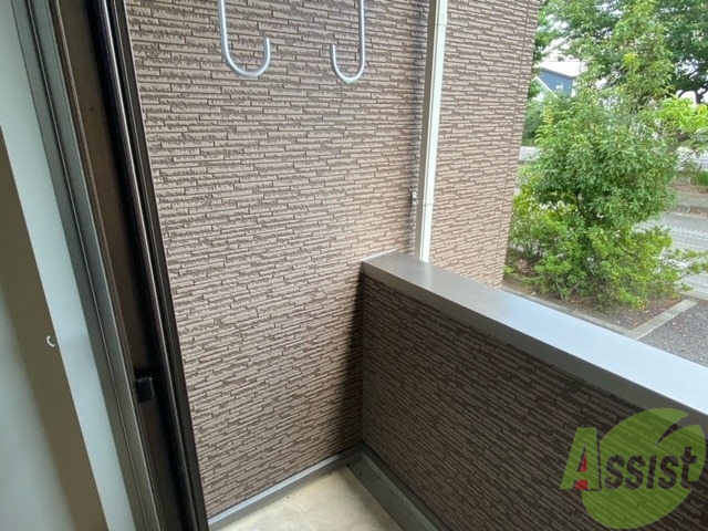 バルコニー　バルコニーがあるので洗濯物は外に干せそうですね～