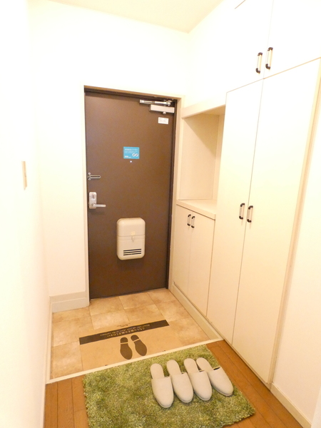 玄関　※家具はイメージです