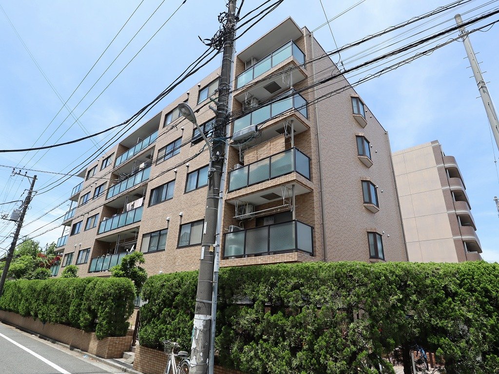 建物外観　愛幸中葛西マンション　全室南向き　防犯カメラ