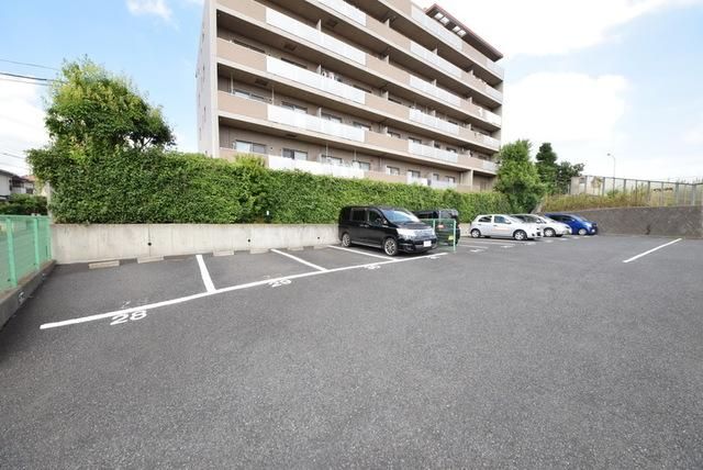 駐車場　敷地内駐車場もあります