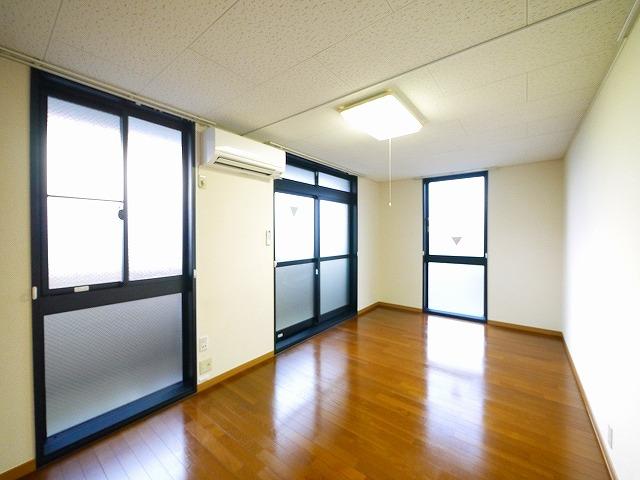 居室・リビング　ゆったりとした居間です