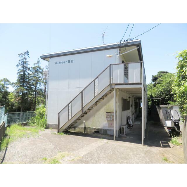 建物外観　外観＠東～募集部屋は２階手前のお部屋となります