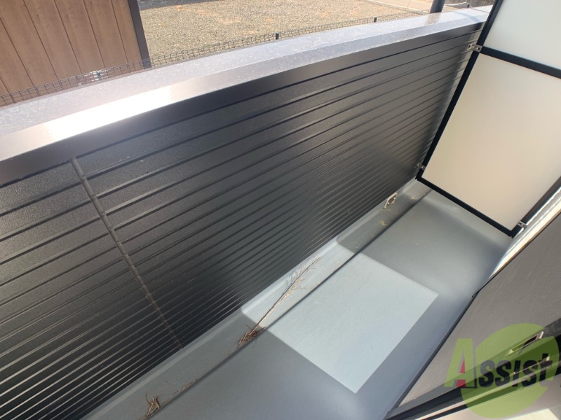 バルコニー　バルコニーがあるので洗濯物は外に干せそうですね～