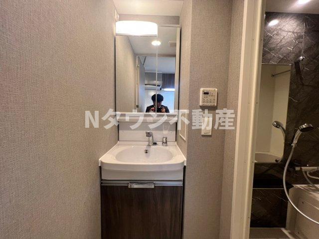 洗面設備　独立洗面台で身支度をすべて済ませてしまいましょう