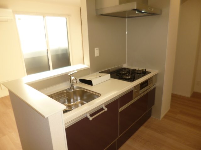 キッチン　３口ガスコンロ付システムキッチン