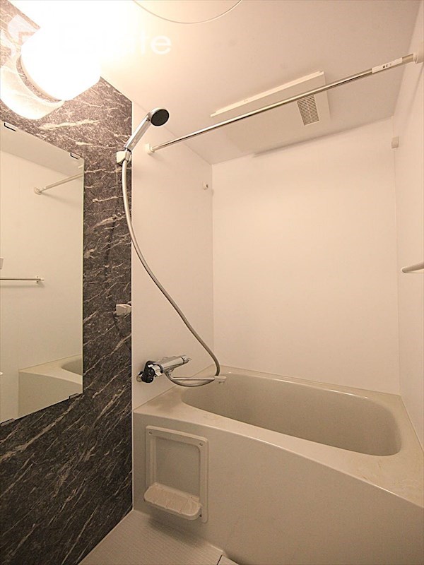 バス・シャワールーム　バスルーム