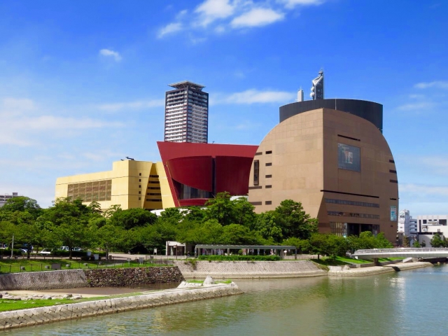 ショッピングセンター　リバーウォーク北九州（ショッピングセンター）まで572m