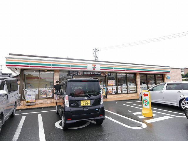 コンビニ　セブン‐イレブン／小倉篠崎２丁目店（コンビニ）まで220m