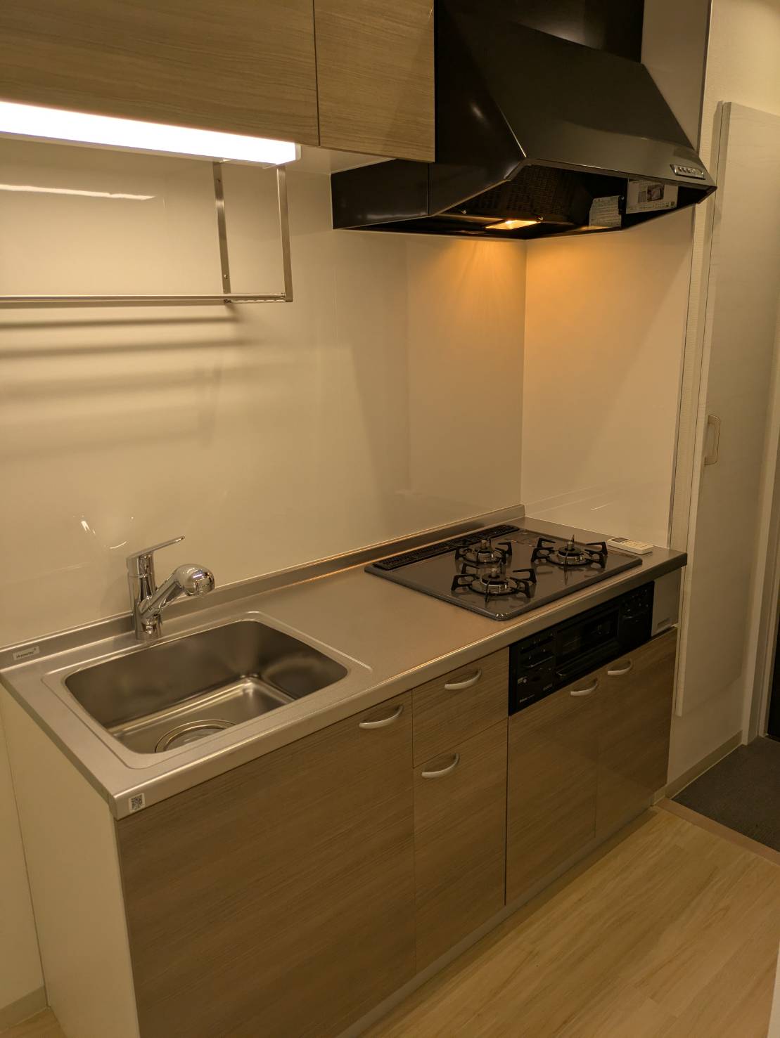 キッチン　3口ガスコンロ付き