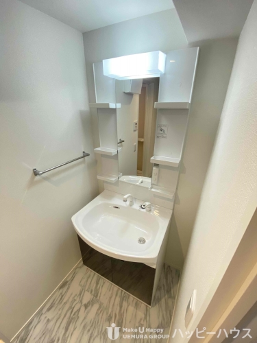 洗面設備　別物件の参考写真です。色等は異なります。