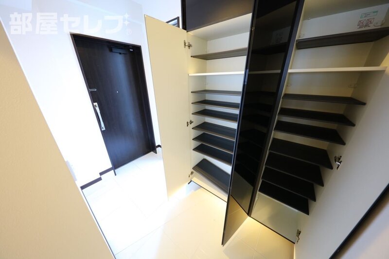 玄関　９０４号室写真