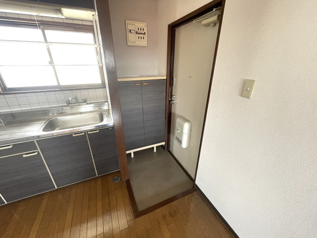 玄関　玄関靴箱あります♪