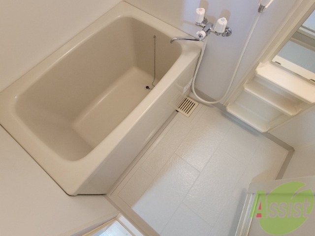 バス・シャワールーム　ゆったりくつろげる広さのあるお風呂となっております