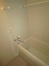 バス・シャワールーム　浴室乾燥機付！！