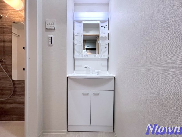 洗面設備　独立洗面台です