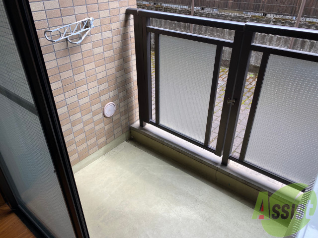 バルコニー　バルコニーはこちらです。十分な広さがございますね