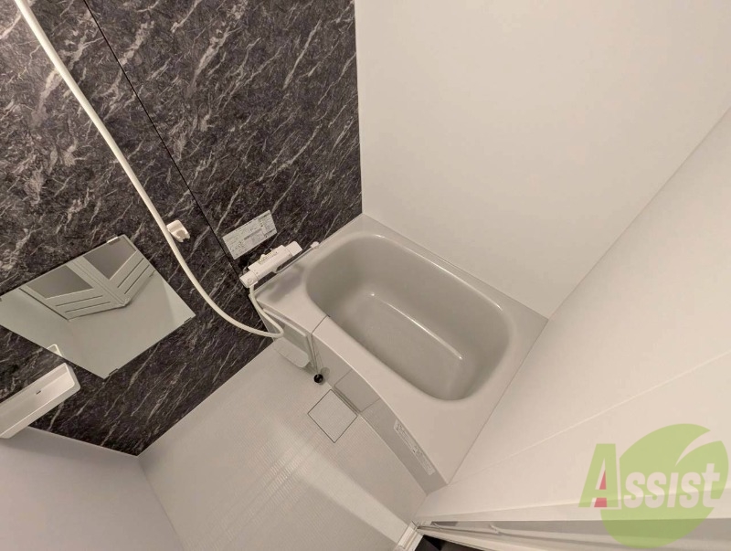 バス・シャワールーム　お風呂になります。一日の疲れを癒してくださいね。