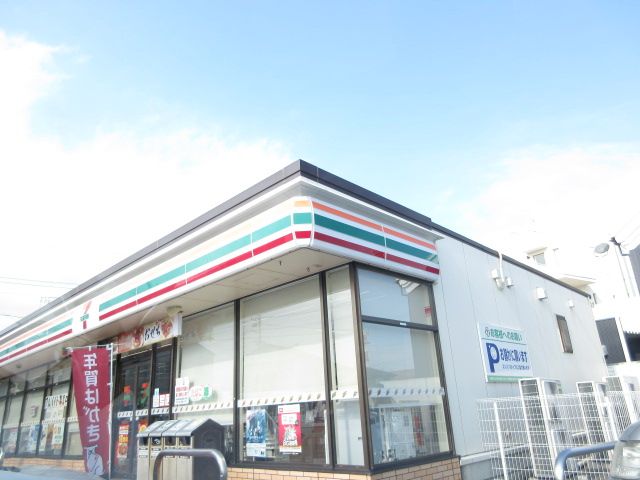 コンビニ　セブン-イレブン田原本町店（コンビニ）まで670m