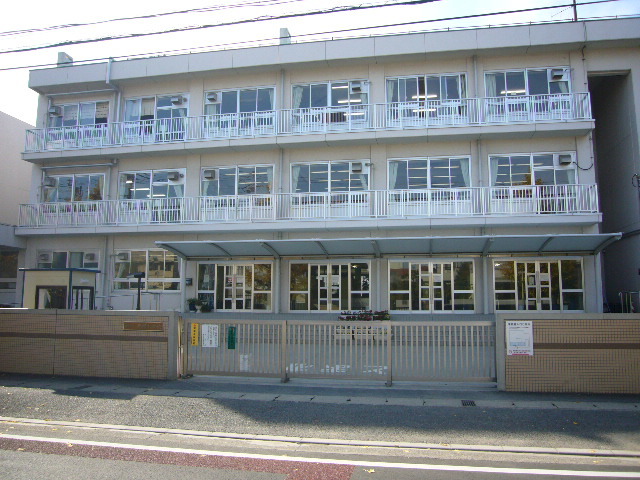小学校　浦安市立北部小学校（小学校）まで534m