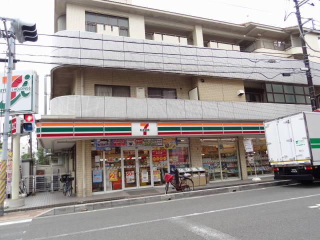 コンビニ　セブンイレブン浦安北栄3丁目店（コンビニ）まで587m
